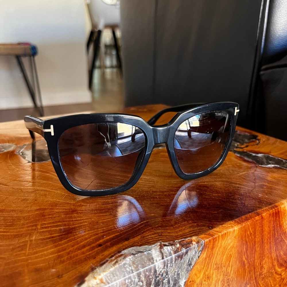 Tom Ford Dark Frame Sunglasses